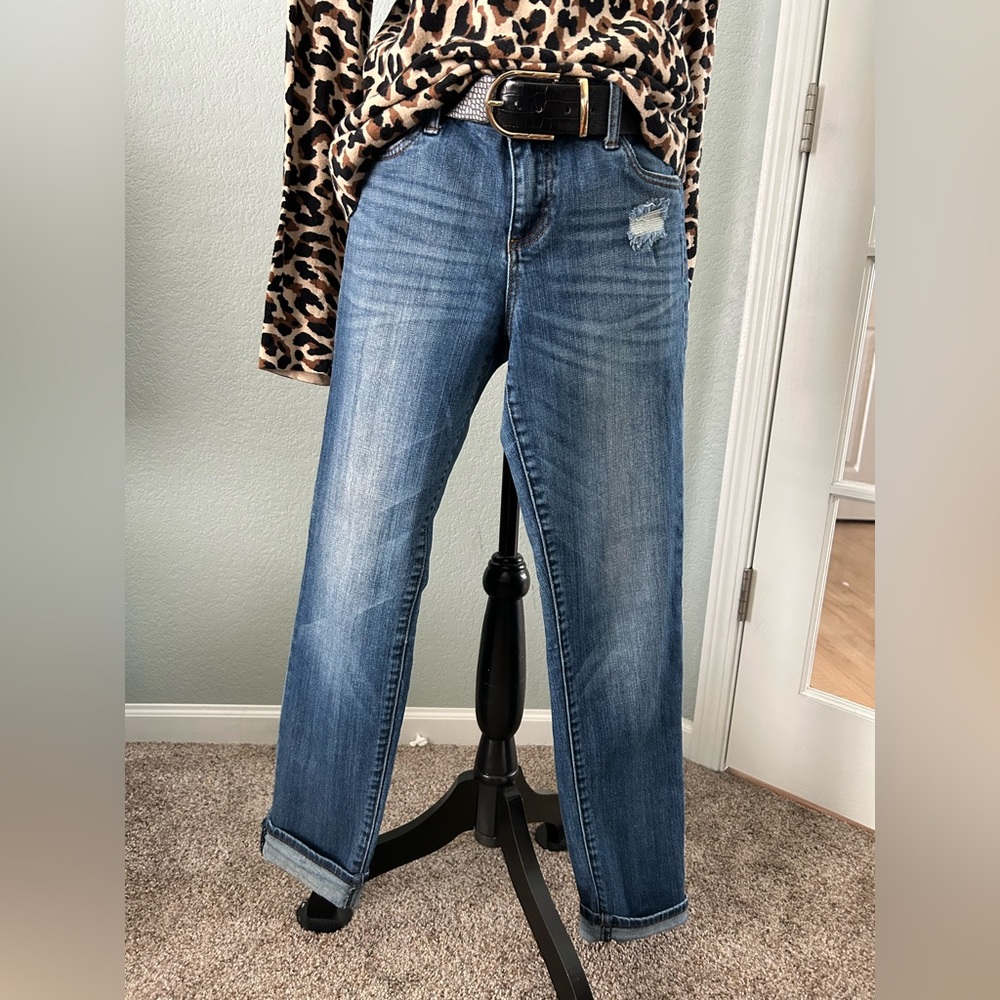 Distressed boyfriend jeans